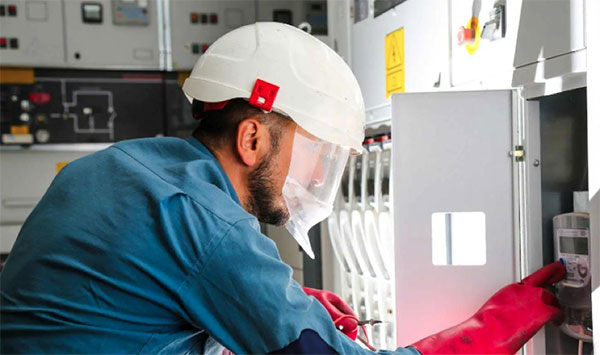 Electrostatic discharge protection clothing